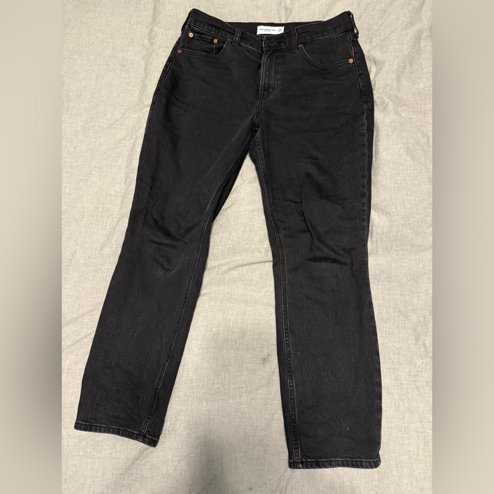 Abercrombie jeans size 28 short